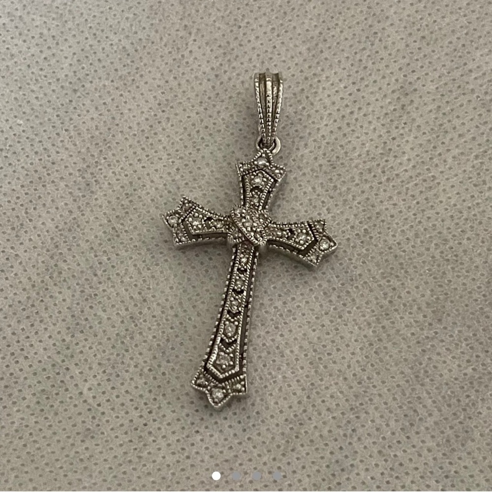 Affinity Diamond cross pendant